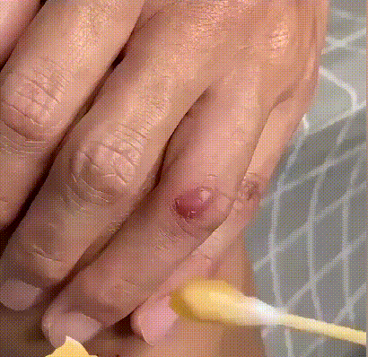 1777268943849509.gif